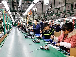 Trump’s Tariffs May Hurt, but Quitting China Is Hard to Do