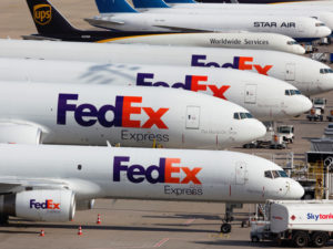Ahead of Holidays, FedEx Leans on Bonuses to Keep Pilots From Retiring