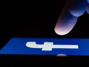 How to Keep Social Media From Wrecking Your Business