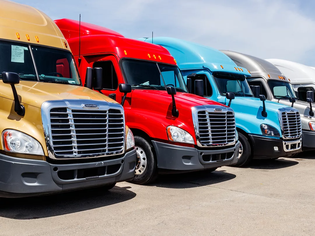 Daimler Offers Self-Driving Big Rigs as Tesla Plots Debut