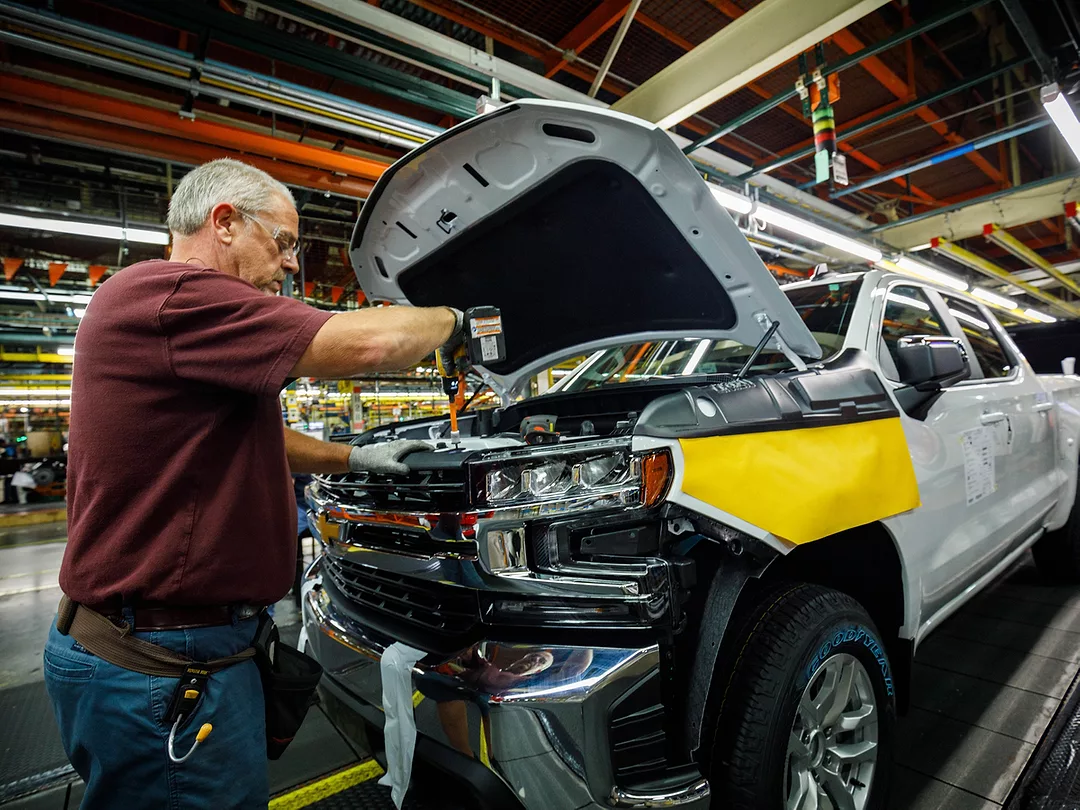 GM’s Diesel-Burning Pickups Will Pave Way to the Electric Future