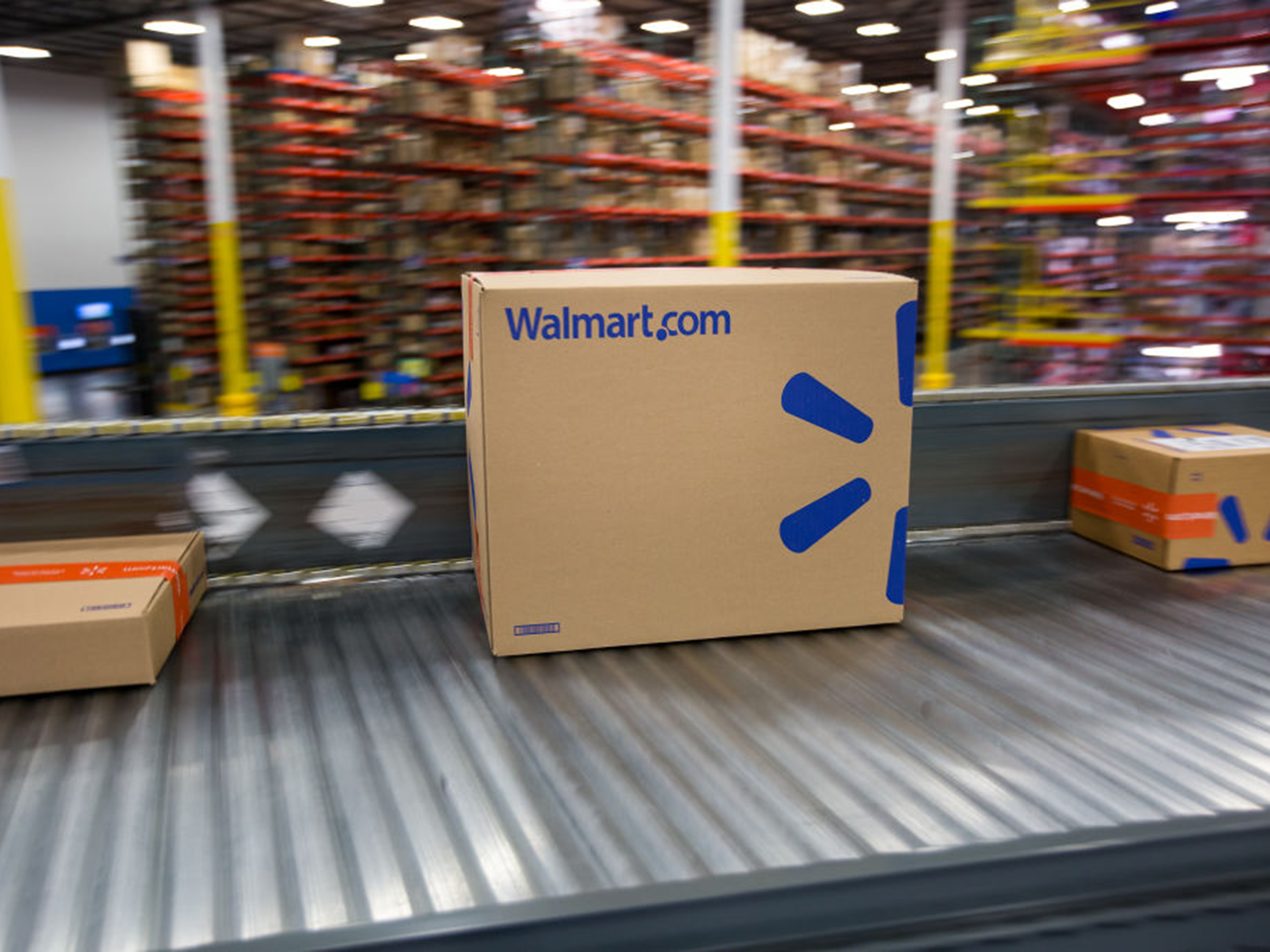 Walmart Warehouse Robots Are Latest Tool in Battle With Amazon