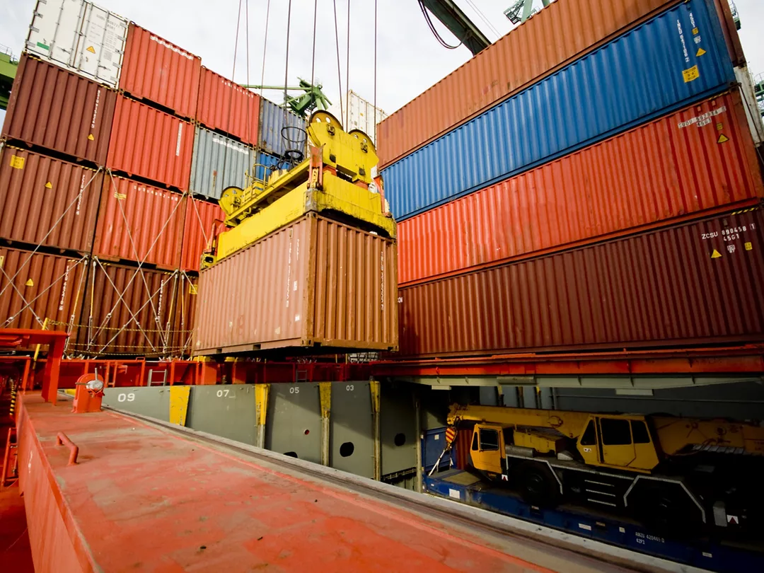 With Shipments From China Resuming, Retailers’ Imported Goods Have No Place to Go