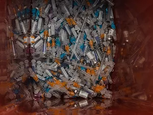 U.S. Vaccine Rollout Hindered by Faulty Coordination, Messaging