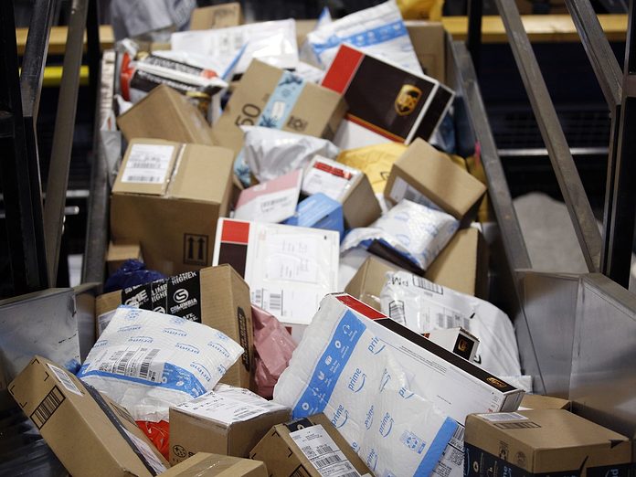 FedEx, UPS Turn Holiday Surge Into Someone Else's Problem | 2021-11-29 |  SupplyChainBrain