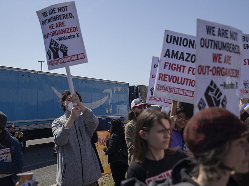 Amazon Union Election Kicks Off at Second New York Warehouse | 2022-04 ...