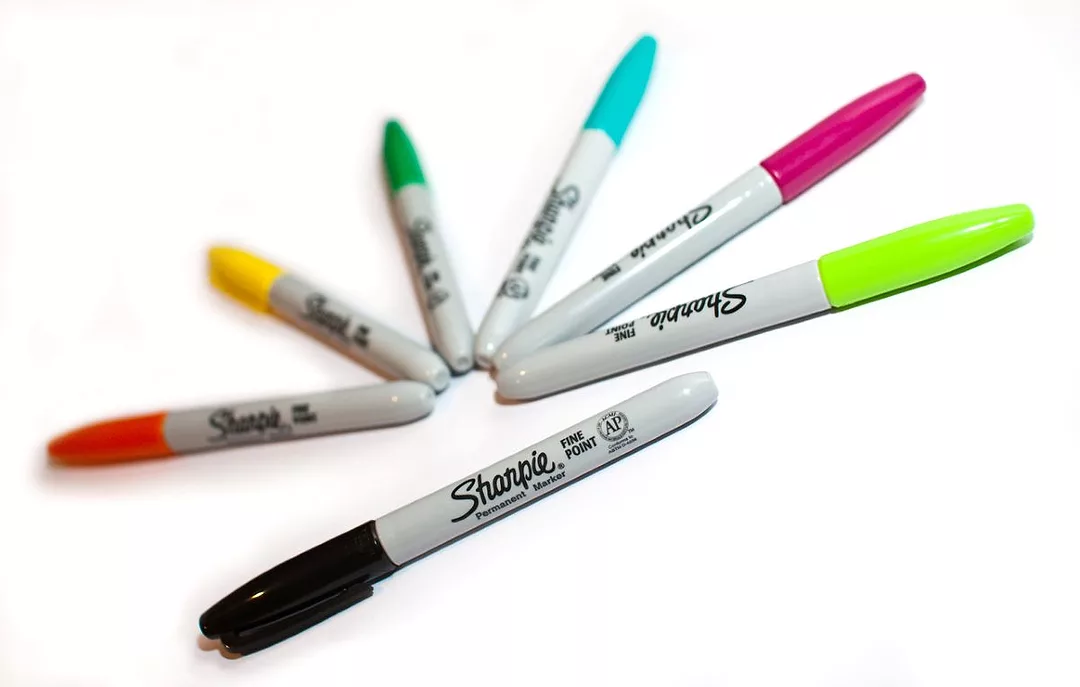 SHARPIE SHARPIES PEN MARKERS iStock-RSMcLeod-458715609.jpg