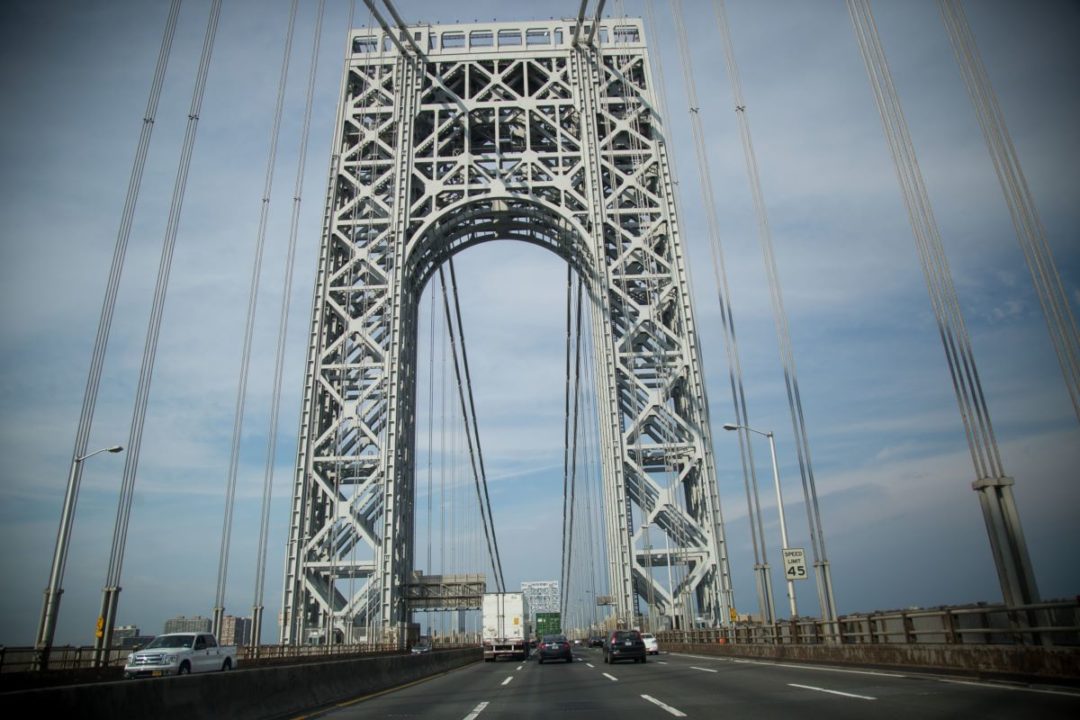 A PHOTO OF THE GEORGE WASHINGTON BRIDGE BETWEEN NEW YORK AND NEW JERSEY