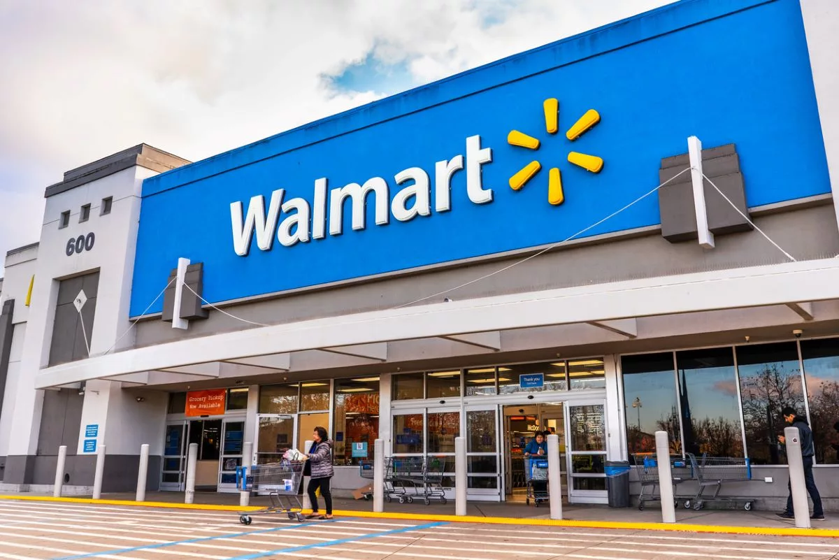 Walmart storefront istock 1205217071