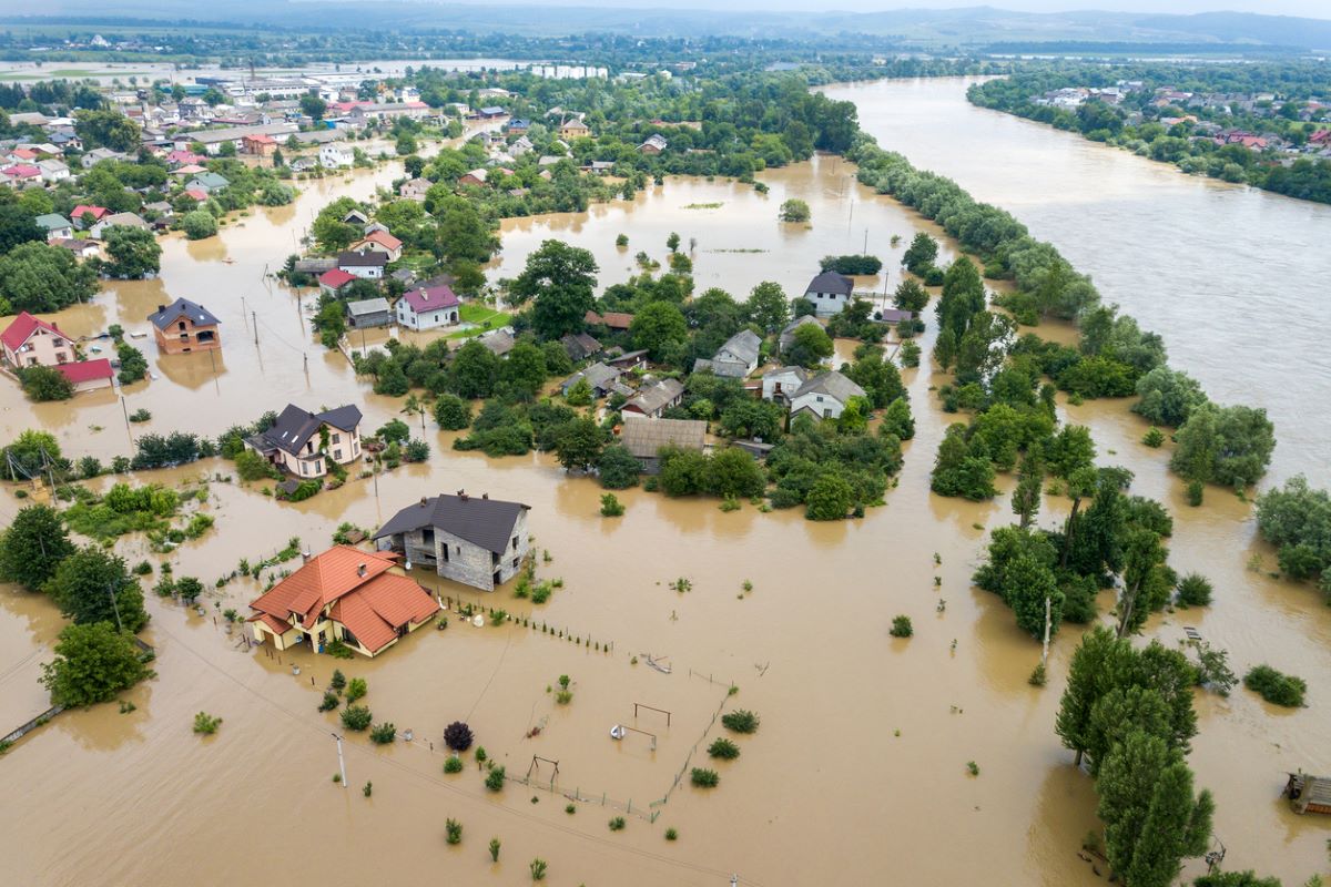 Flood climate change ukraine istock bilanol 1327617934