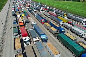 TRUCK ROAD CONGESTION SUPPLY CHAIN CHALLENGE iStock-Nikolay Malshakov-1352648982.jpg