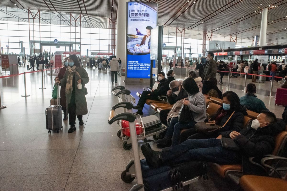China air travel airport bloomberg