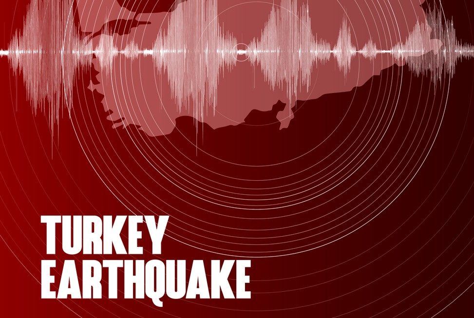 A GRAPHIC SHOWS A MAP OF TURKEY IN RED, SUPERIMPOSED WITH A GRAPH OF A QUAKE'S FORCE FLUCTUATIONS755470.jpg