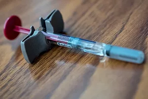 Humira-Pharma-Healthcare-Drug-Needle-NYT.jpg