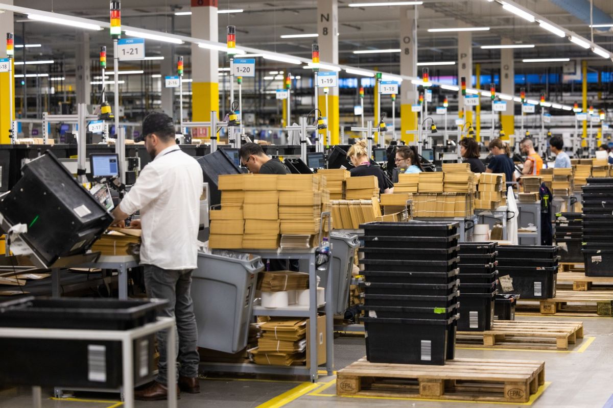 Amazon warehouse the seattle based company typically ramps up hiring in the fall to ensure it has enough workers for the crucial holiday shopping season. bloomberg