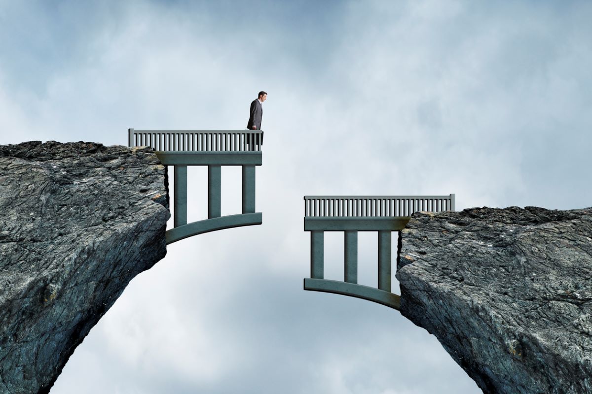 Bridging abyss gap decision making disconnect istock dny59 1407521496
