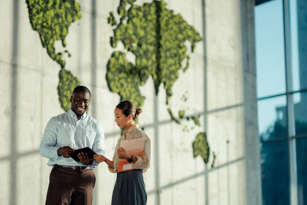 Global business trade procurement istock noko ltd 2220160472