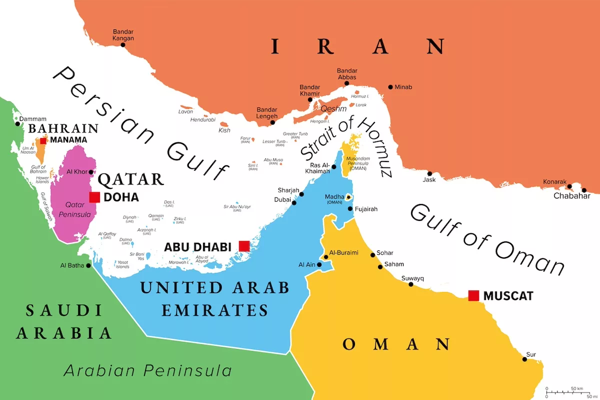 İran'ın güney kıyısı ile BAE, Suudi Arabistan ve Umman'ın kuzey sahillerini gösteren Hürmüz Boğazı haritası