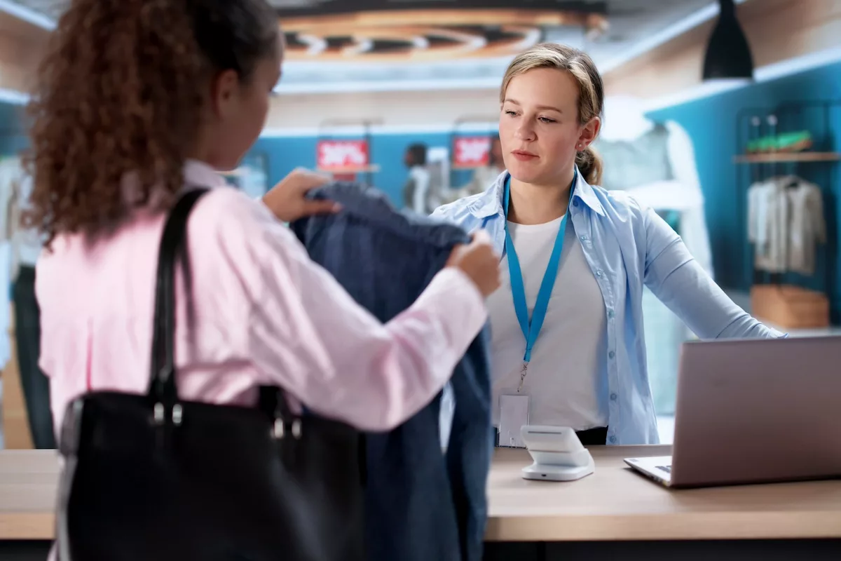 Retail return purchase istock 2256920548