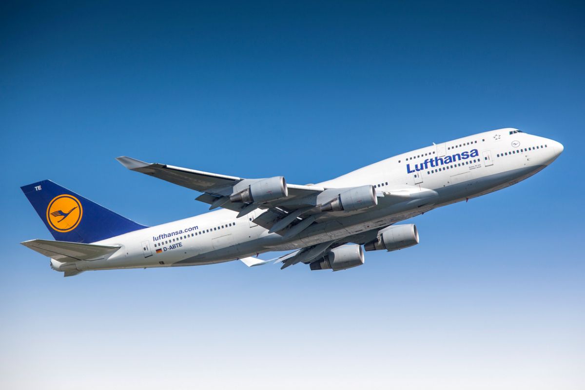 Lufthansa yolcu uçağı