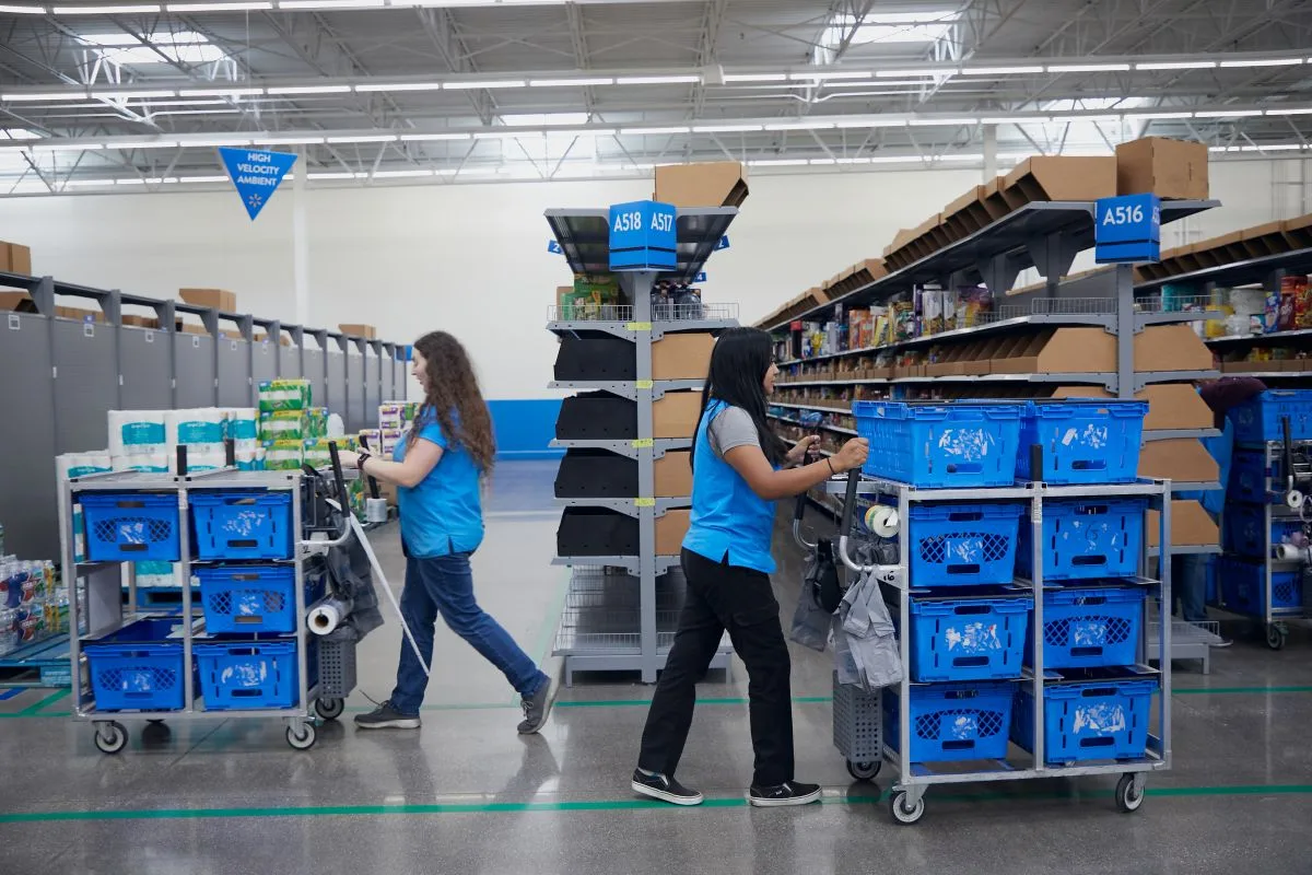 Walmart warehouse fulfillment workers bloomberg