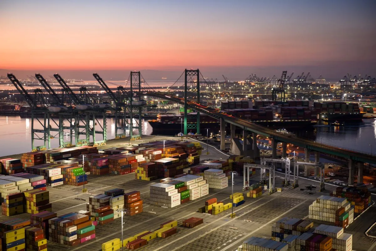 Port of los angeles pola istock halbergman 1643006846