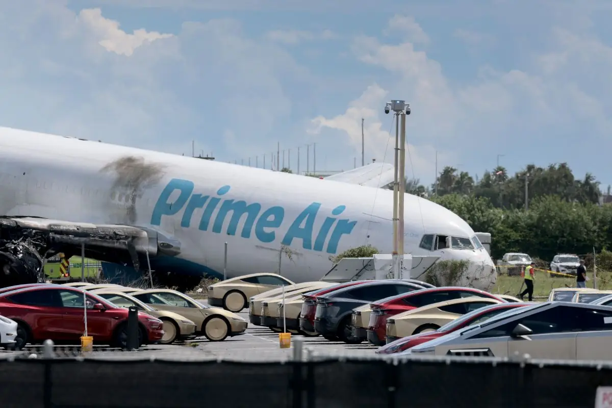 Amazon 21 air crash sept 2026 bloomberg
