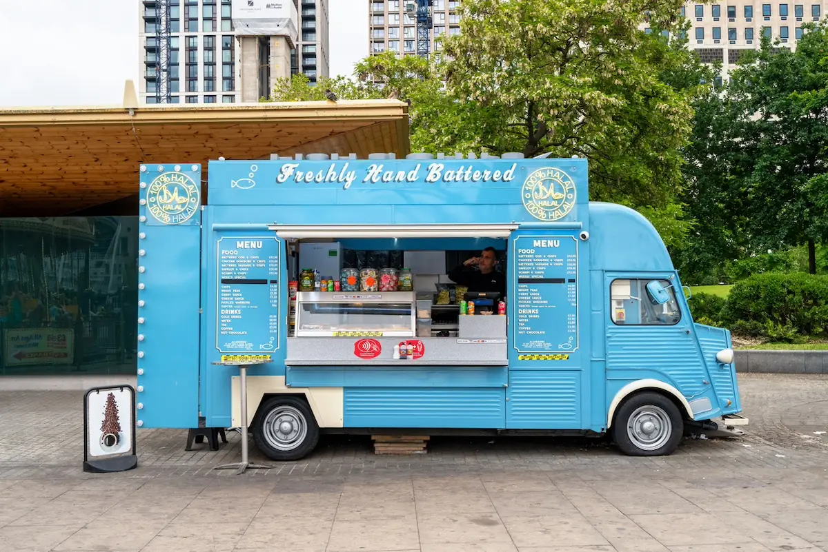Food truck istock 2183715717