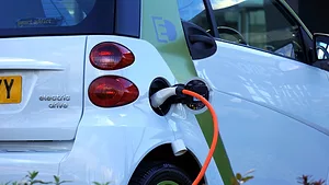 0419  electriccarmakersface